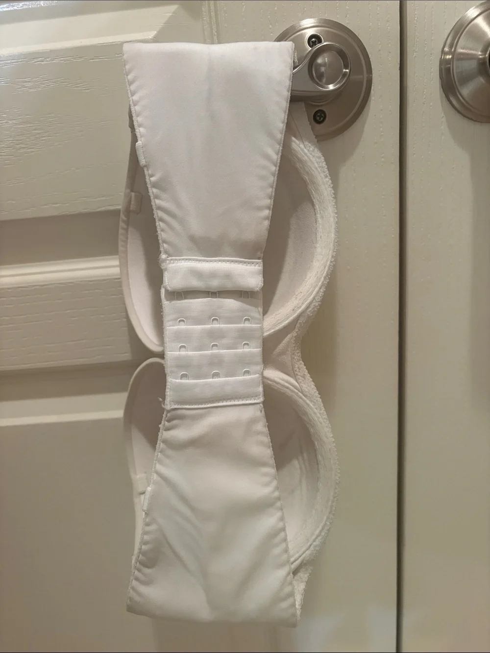 VICTORIA’S SECRET  32DD